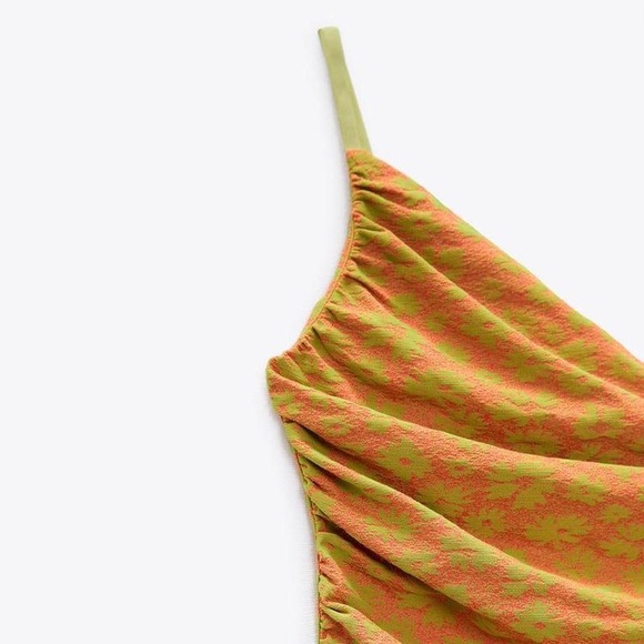 NWT Zara Asymmetric Jacquard Off the Shoulder Orange Green Floral Crop Top SZ L - Picture 4 of 11